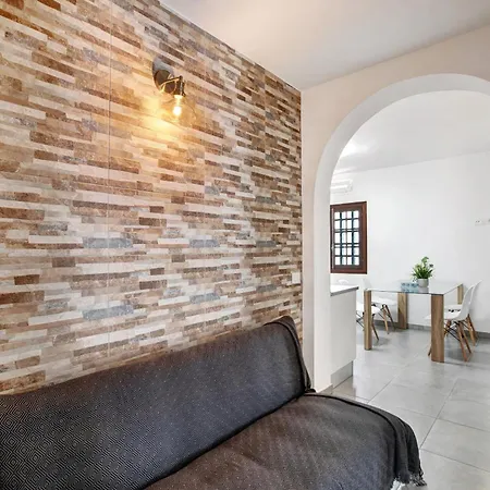 Дом отдыха Casa Micaela 1 *